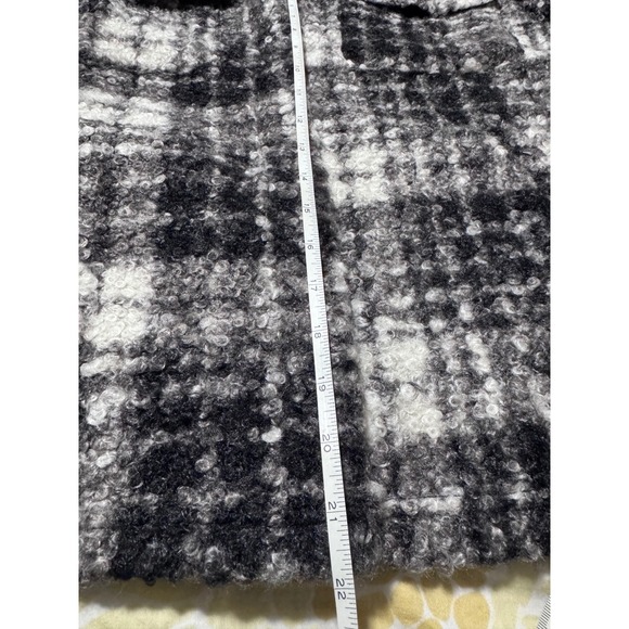 HYFVE Plaid Fuzzy Shacket Jacket Women's Size S Black White Cozy Button Up - Picture 7 of 7